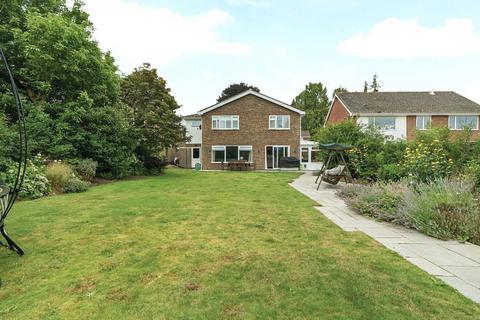 undefined, Chestnut Close, Hampshire GU30