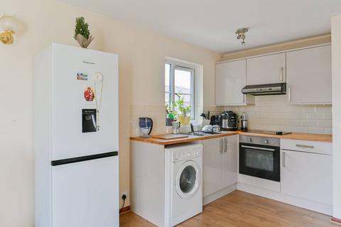 undefined, Lowry Crescent, Mitcham, CR4