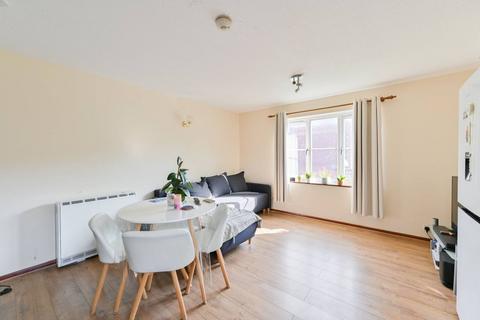 undefined, Lowry Crescent, Mitcham, CR4