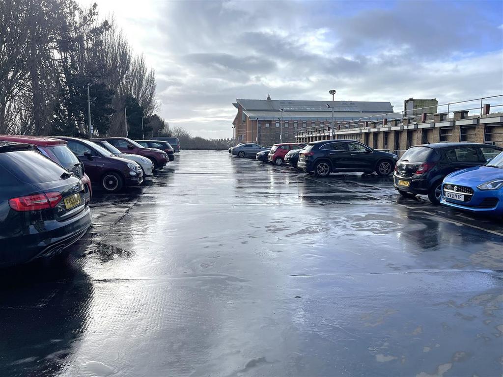 Parking.jpg