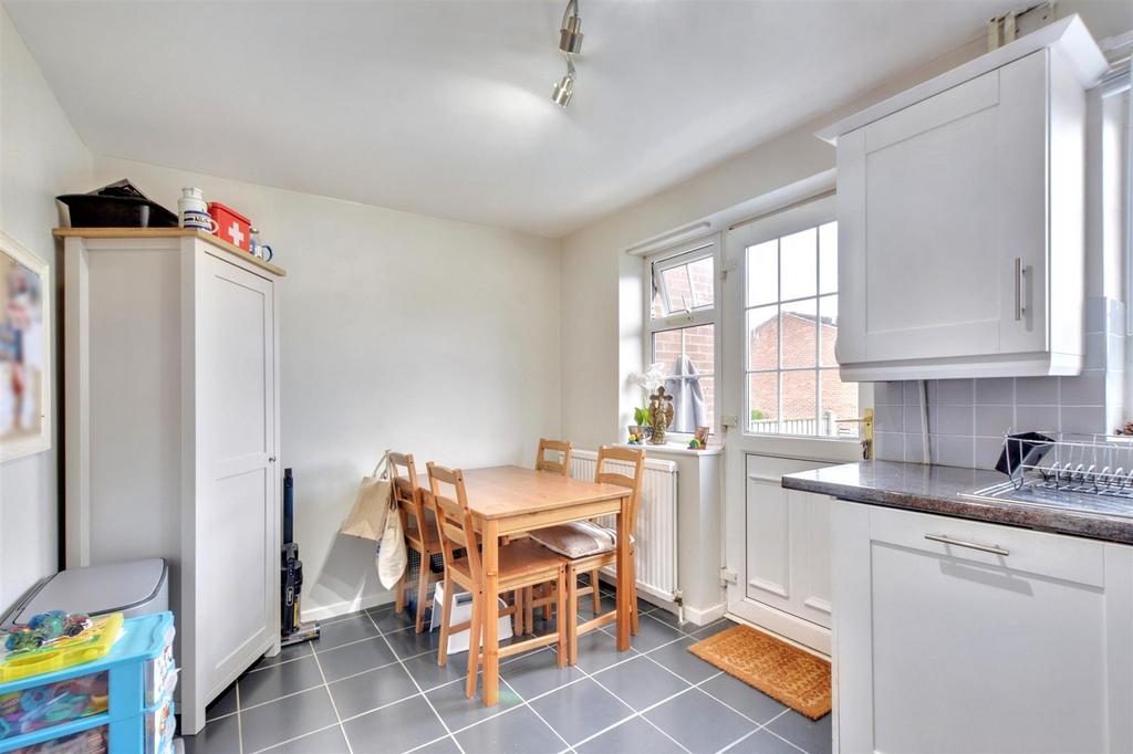 Kitchen 3.jpeg