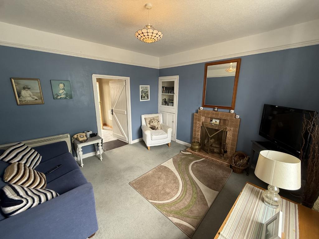 Front Lounge