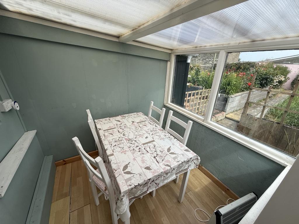 Conservatory/Dining Area