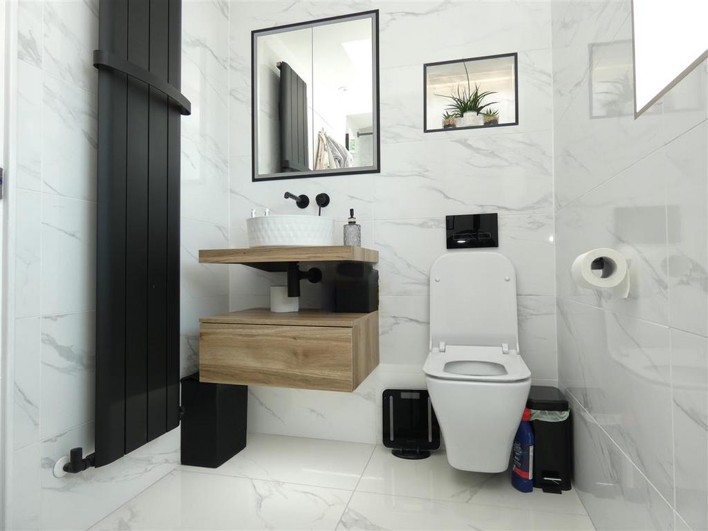 Ensuite