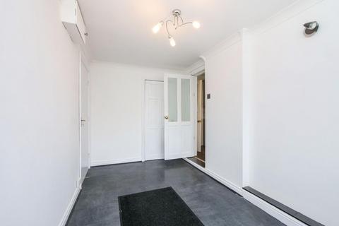 32 Carron Crescent, York, YO24 2XY