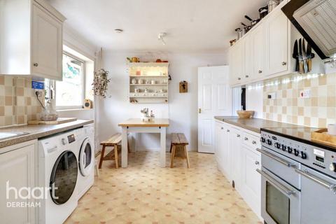 undefined, Hale Road, Necton