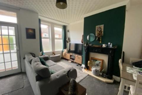 2 bedroom terraced house to rent, Warneford Gardens, Hull HU5