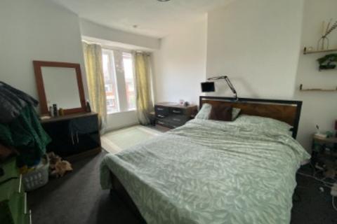 2 bedroom terraced house to rent, Warneford Gardens, Hull HU5