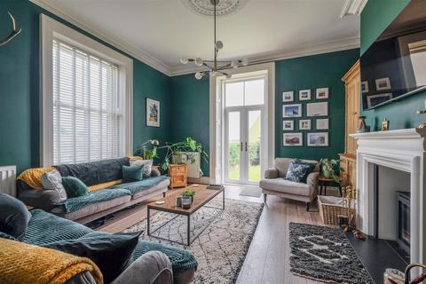 6 bedroom detached house for sale, New Hey Road, Brighouse