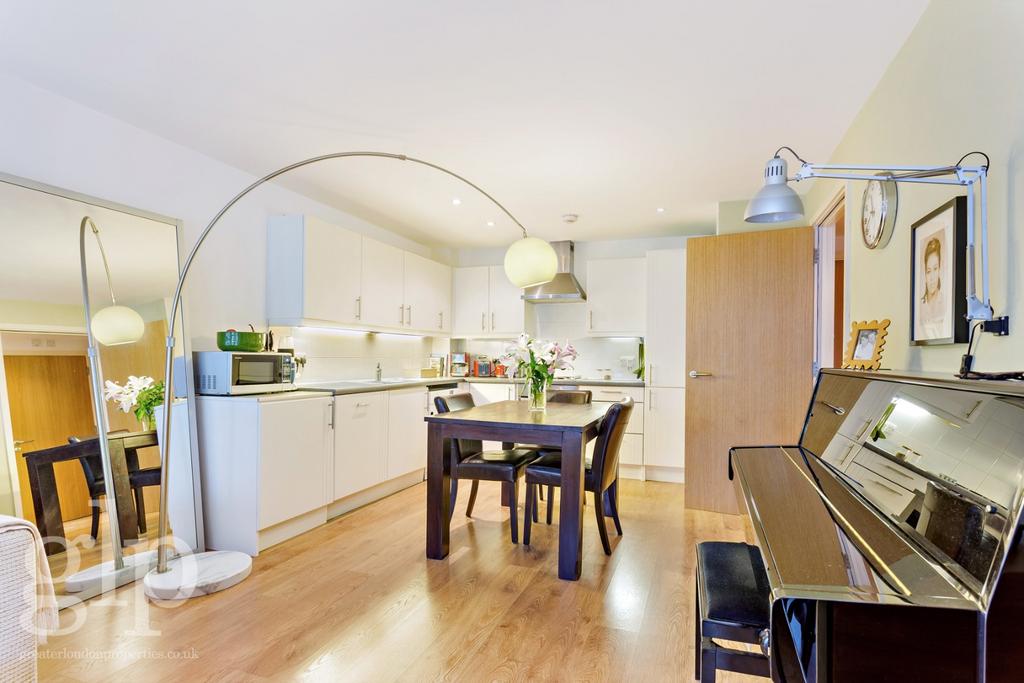 Apartment in Greater London - View 3