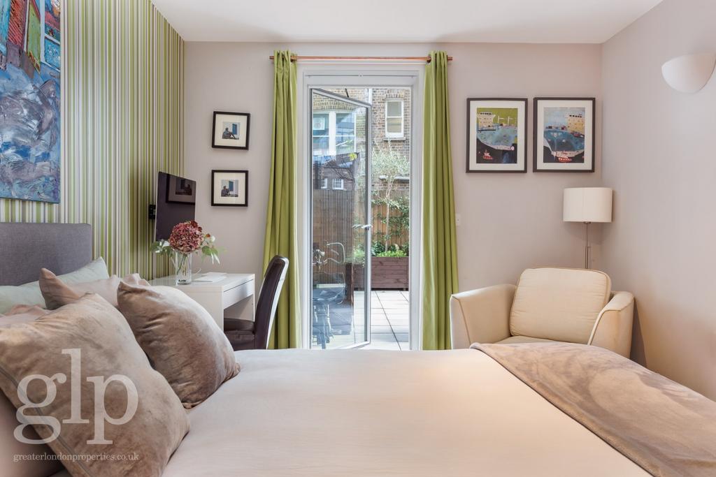 Apartment in Greater London - View 4