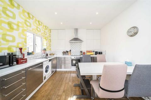 2 bedroom flat for sale, Pelton Road, London SE10
