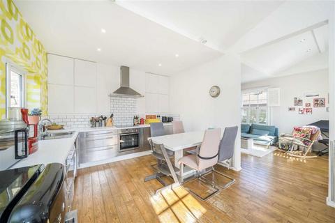 2 bedroom flat for sale, Pelton Road, London SE10