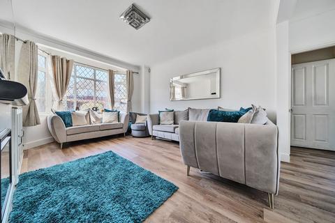 3 West Hallowes, London, SE9 4EY
