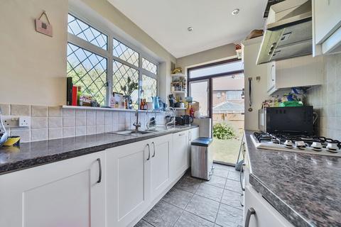 3 West Hallowes, London, SE9 4EY