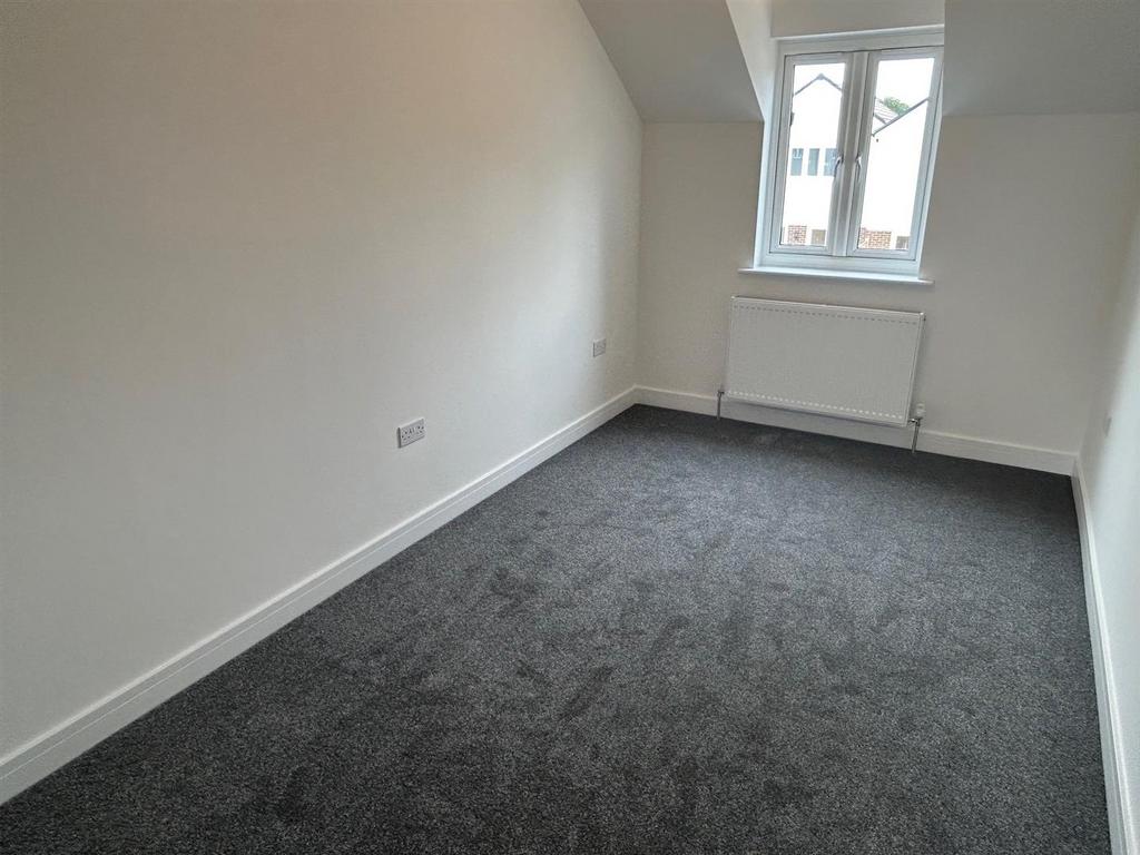 Bedroom 1.jpg