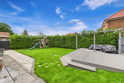 4 bedroom detached house for sale, Innes Close, Hessle