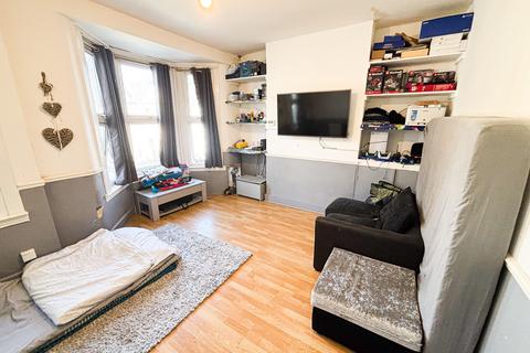 2 bedroom flat for sale, Frith Road, London, E11