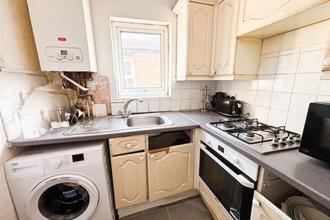 2 bedroom flat for sale, Frith Road, London, E11