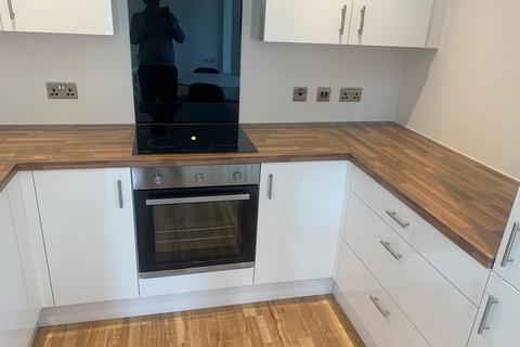2 bedroom flat to rent, Michigan Point Tower D, 18 Michigan Avenue, Salford, Lancashire, M50