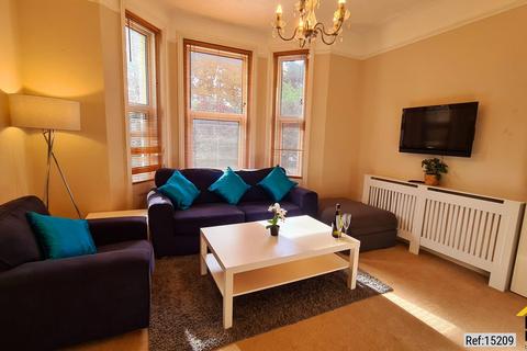 Flat 4, 15 Nelson Road, Bournemouth, BH4 9JA