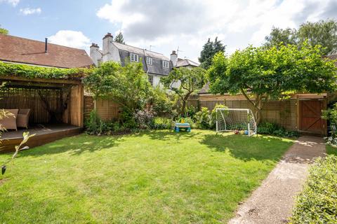 16 Brinsmead, Frogmore, St Albans, AL2 2LS
