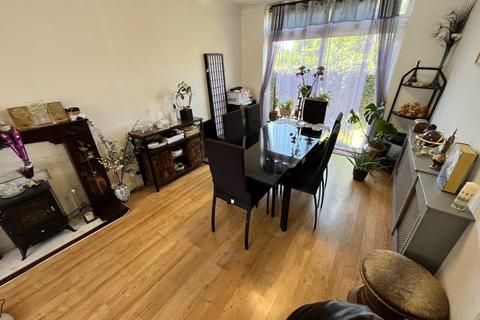 undefined, High Mead, Luton, Bedfordshire, LU3 1RY