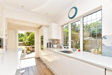 4 bedroom detached house for sale, Highlands Avenue, Uckfield TN22