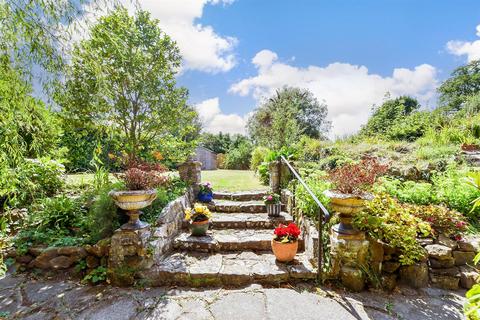 4 bedroom detached house for sale, Highlands Avenue, Uckfield TN22