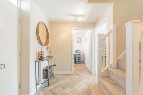 68 Pastures Drive, Tidbury Green, Solihull, B90 1US