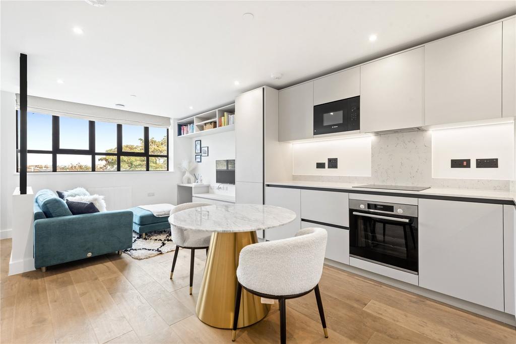 Kitchen/Reception