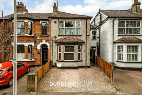 undefined, Crescent Road, South Woodford E18