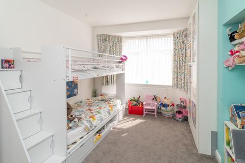 188 Broadfields Avenue, Edgware, HA8 8TF