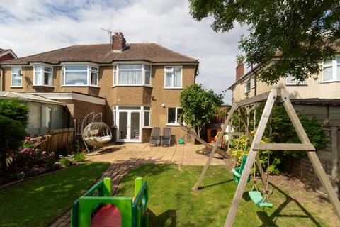 188 Broadfields Avenue, Edgware, HA8 8TF