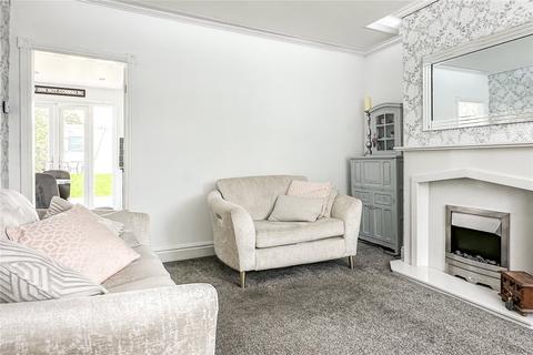 17 Alcester Street, Chadderton, Oldham, OL9 8LD