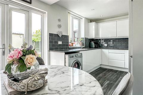17 Alcester Street, Chadderton, Oldham, OL9 8LD