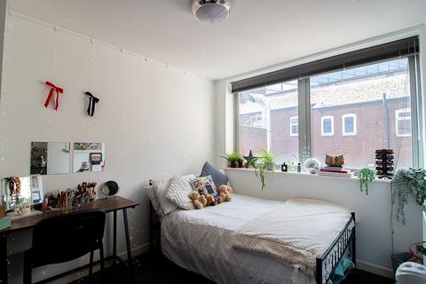 2 bedroom flat to rent, Flat 1, Royal House, 11-13 Goldsmith Street, Nottingham, NG1 5JS