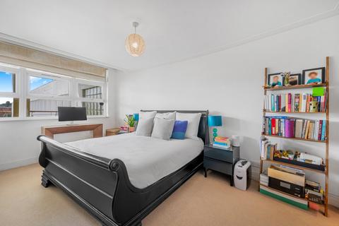 2 bedroom flat for sale, Drayton Park, Highbury, London