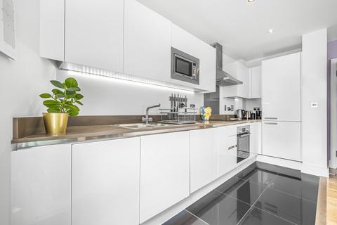 2 bedroom flat for sale, Green Walk, London