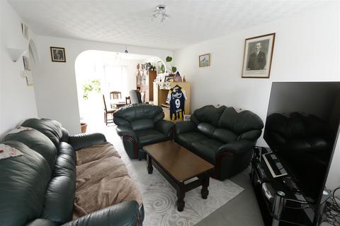 undefined, Elgar Drive, Shefford