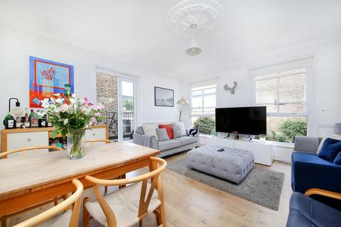 3 bedroom flat for sale, North Side Wandsworth Common, London