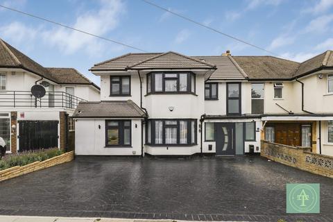 5 bedroom semi-detached house for sale, Lakenheath, London, N14