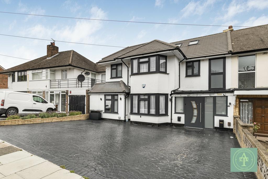 5 Bedroom Semi Detached for Sale