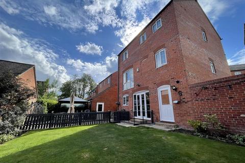 4 bedroom detached house for sale, Bradgate Close, Narborough LE19
