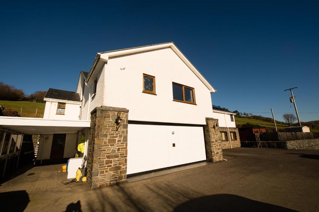 Access to Triple Garage
