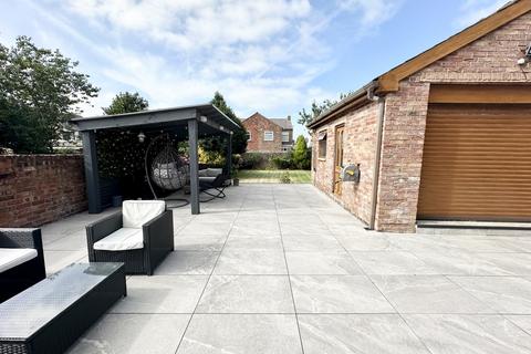 6 bedroom detached house for sale, Watling Street Road, Preston PR2