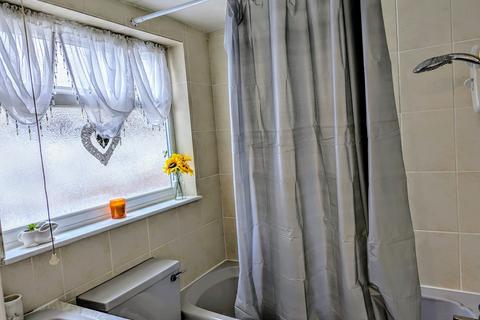 2 bedroom terraced house to rent, McKinnley Avenue, Hull, HU3
