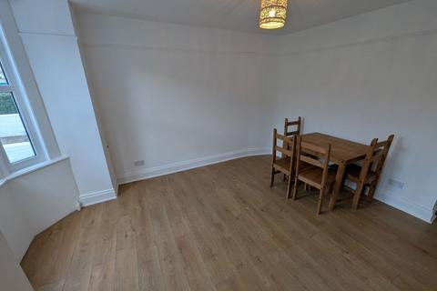 3 bedroom house to rent, Arctic Road, Cowes, Isle of Wight