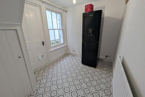 3 bedroom house to rent, Arctic Road, Cowes, Isle of Wight