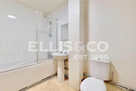 18 Crown Walk, Wembley, HA9 8HU